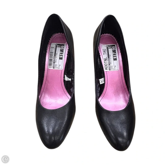 Shoes Heels Kitten By Isaac Mizrahi In Black, Size: 6