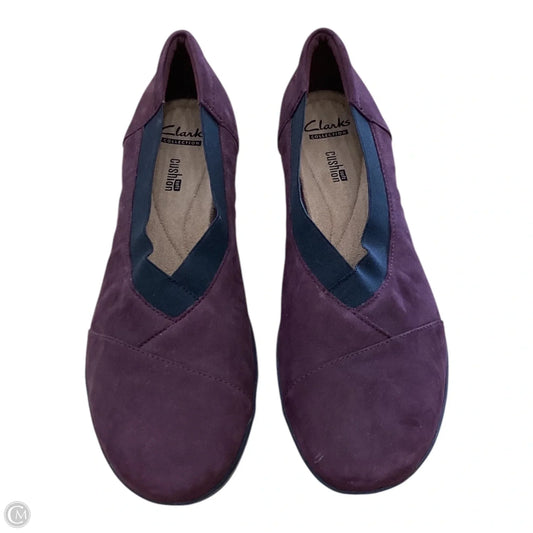 Shoes Flats By Clarks In Maroon, Size: 10