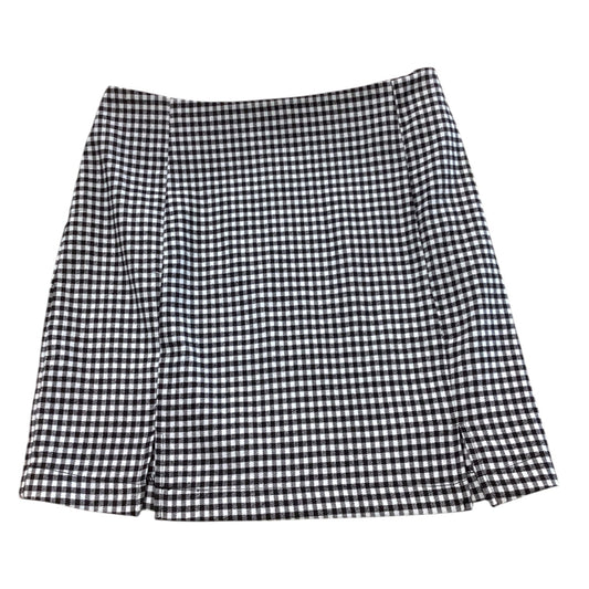 Skirt Mini & Short By Love On A Hanger In Checkered Pattern, Size: 8