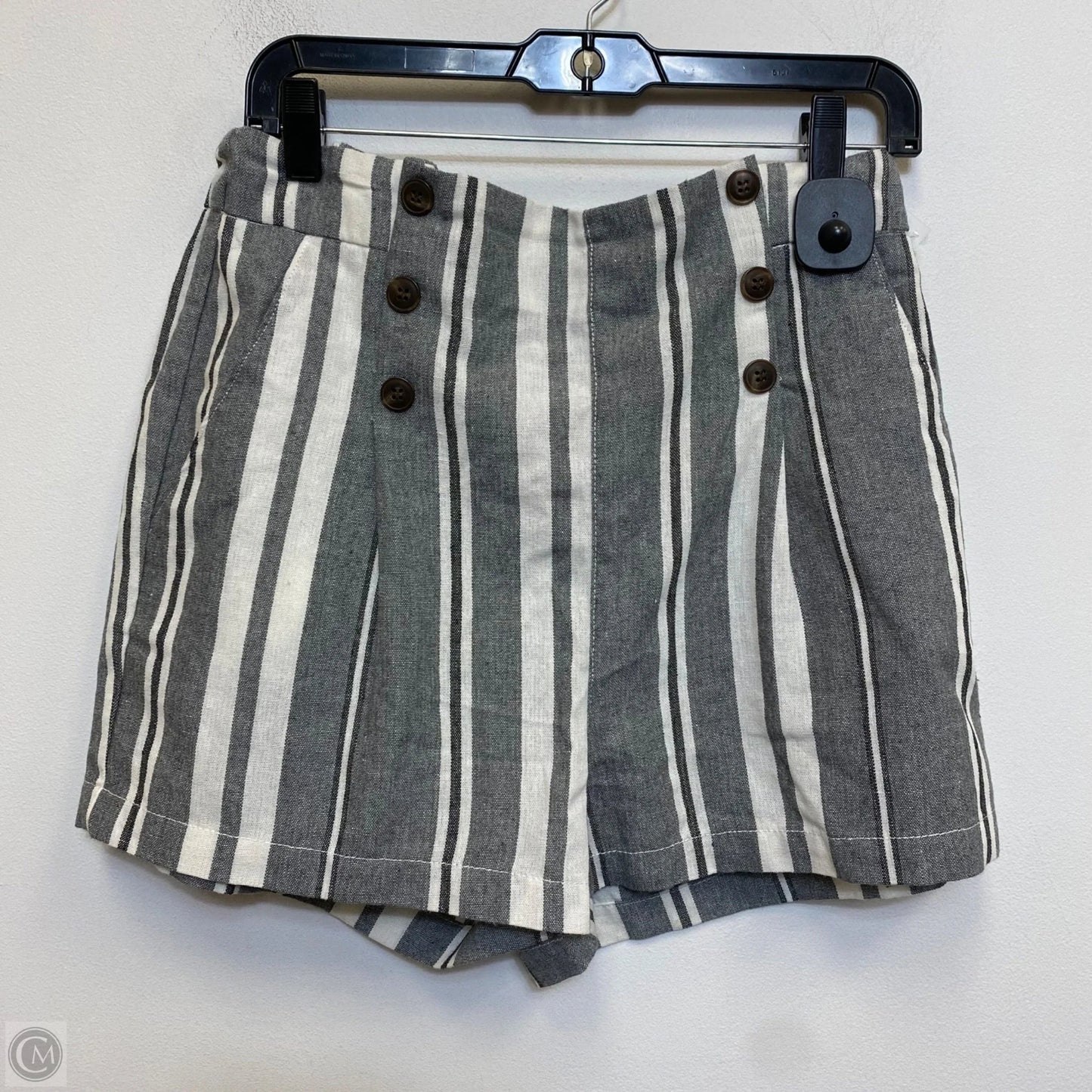 Shorts By Simply Blessed In Grey & White, Size: Xl