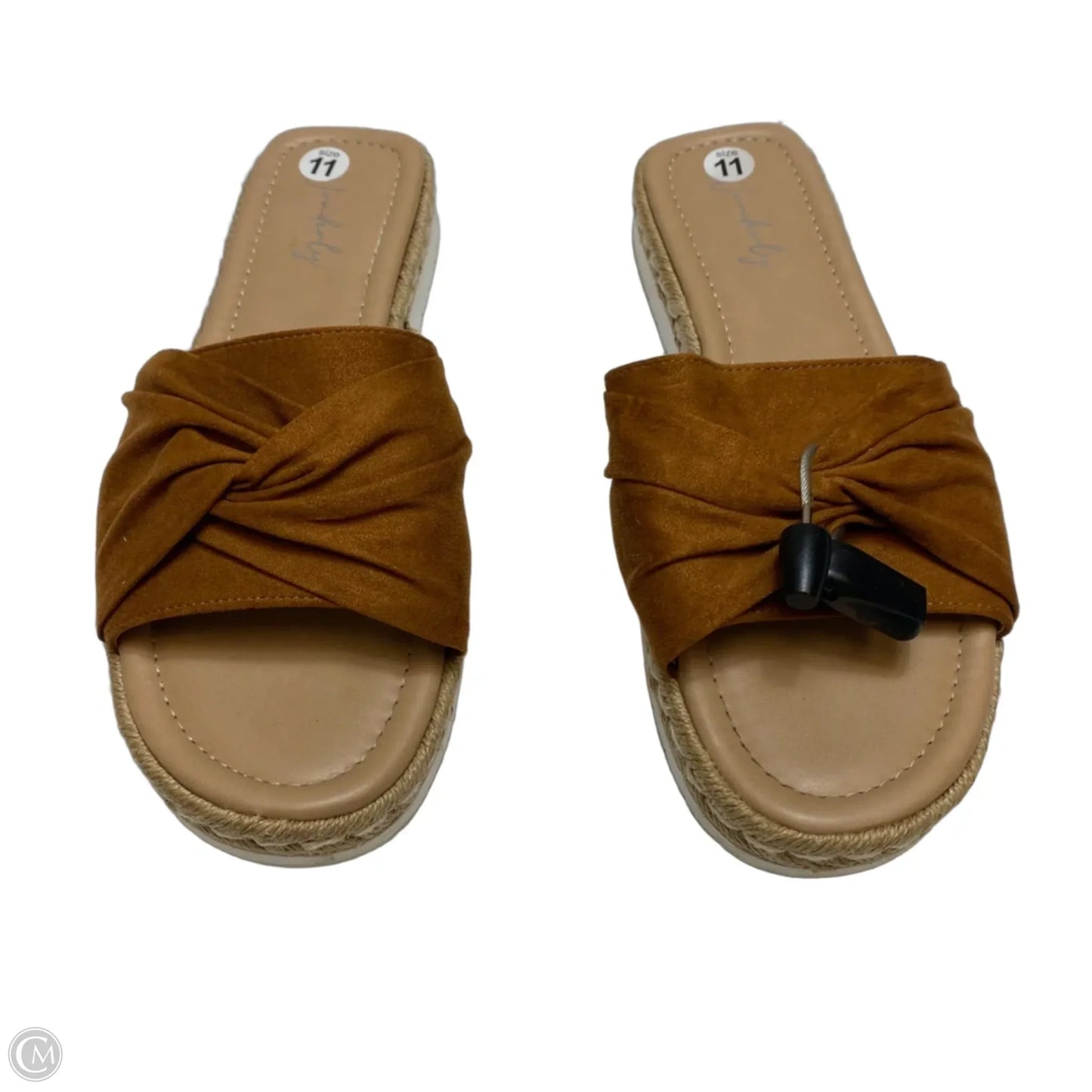 Sandals Flats By Wonderly In Brown, Size: 11