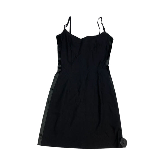 Dress Casual Short By Guess In Black, Size: M