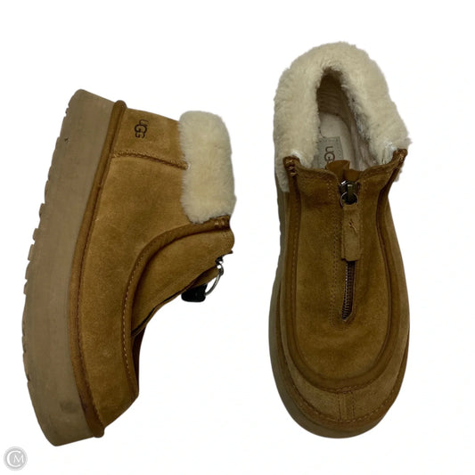 Boots Designer By Ugg In Brown, Size: 8