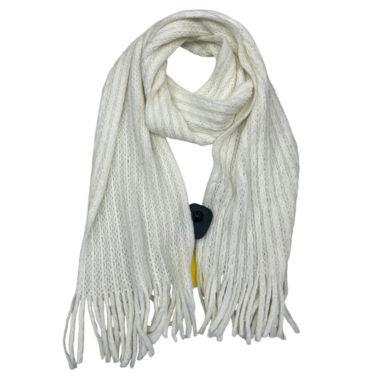 Scarf Winter By New York And Co In Cream