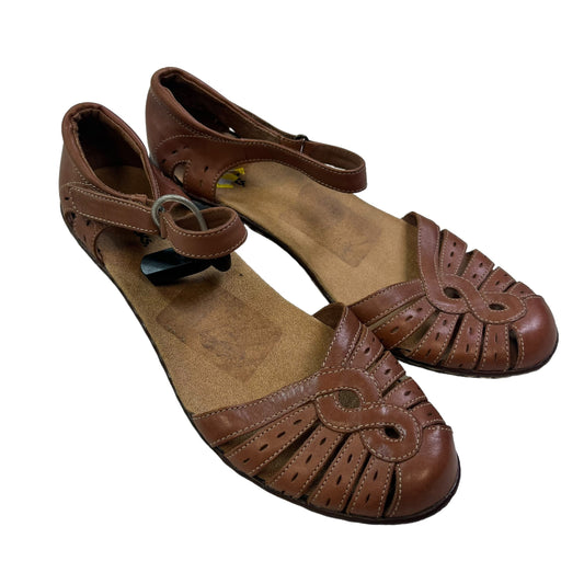 Brown Shoes Flats Clarks, Size 8.5