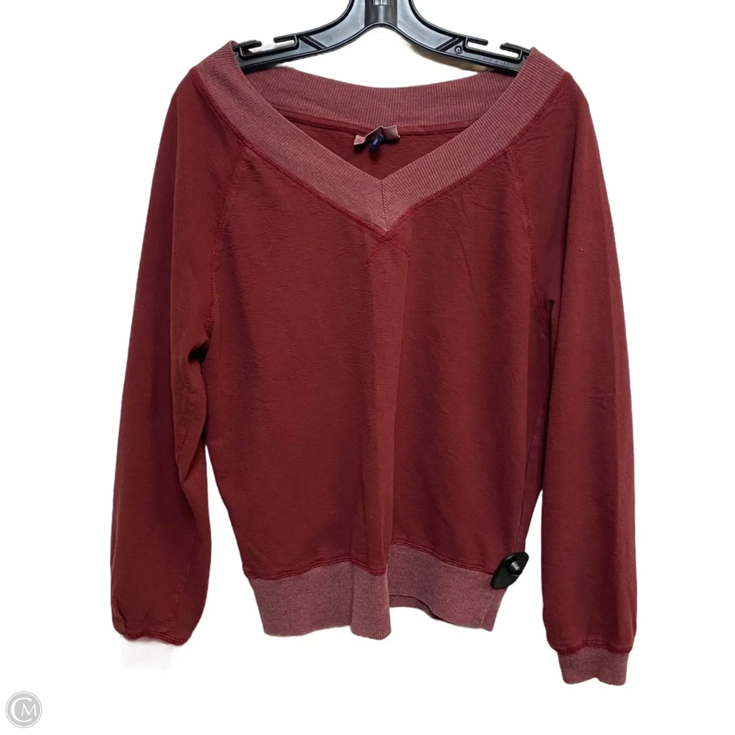 Top Long Sleeve By Universal Thread In Red, Size: M
