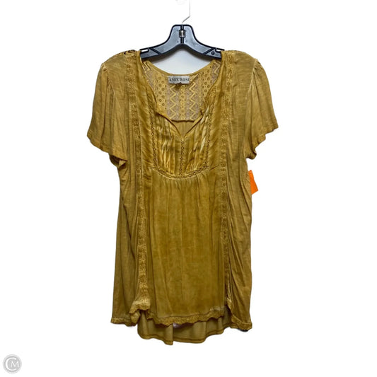 Top Short Sleeve By Knox Rose In Yellow, Size: L