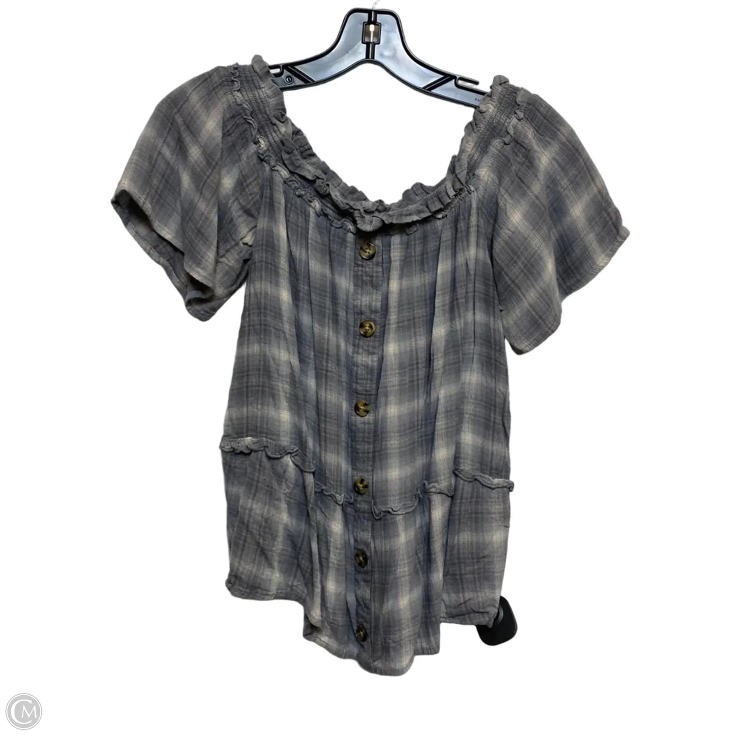 Top Short Sleeve By Maurices In Grey, Size: M