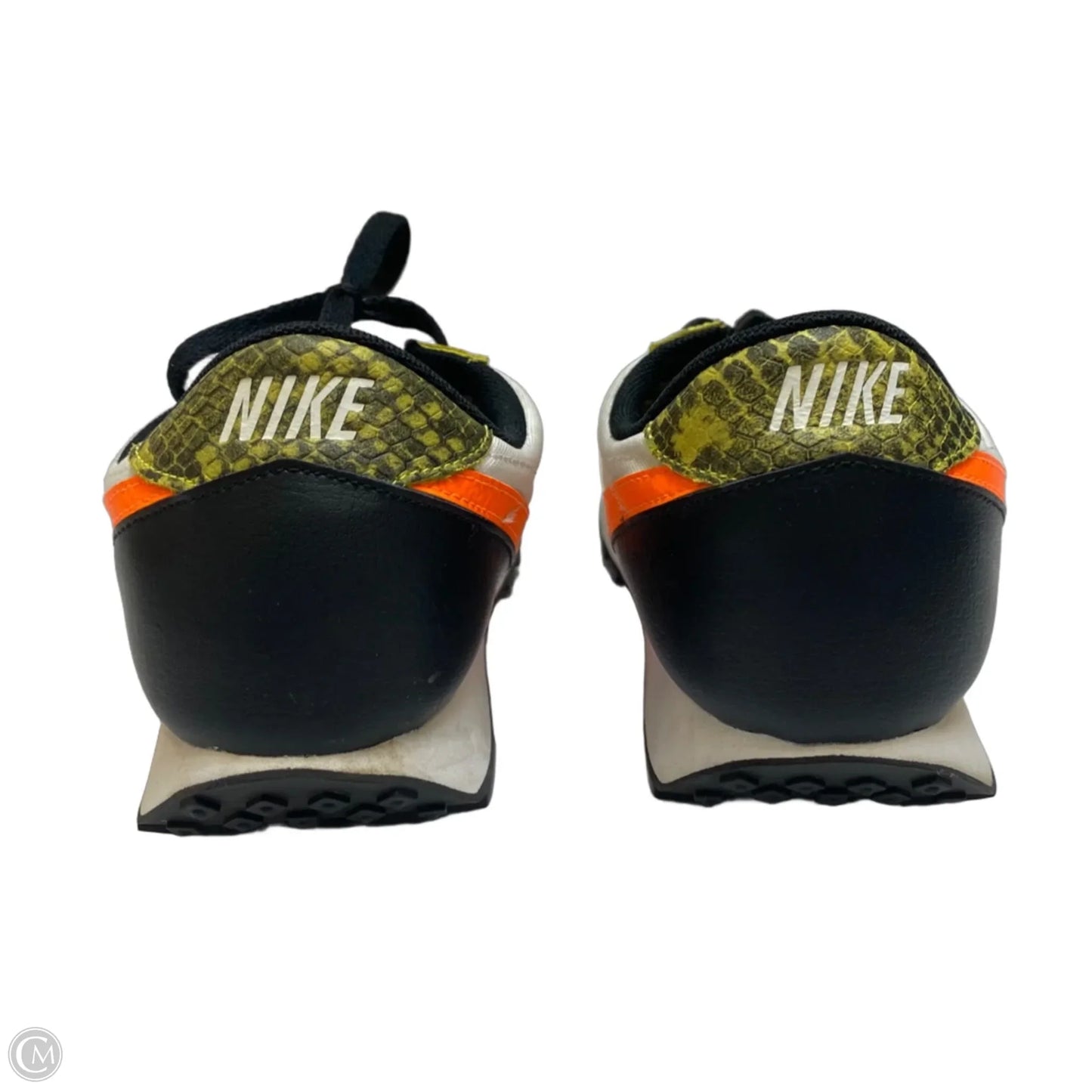 Shoes Sneakers By Nike In Black & Cream, Size: 9