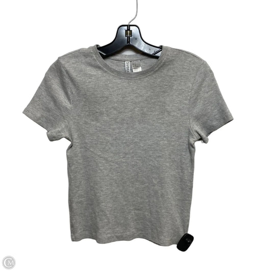 Top Short Sleeve By Divided In Grey, Size: Medium