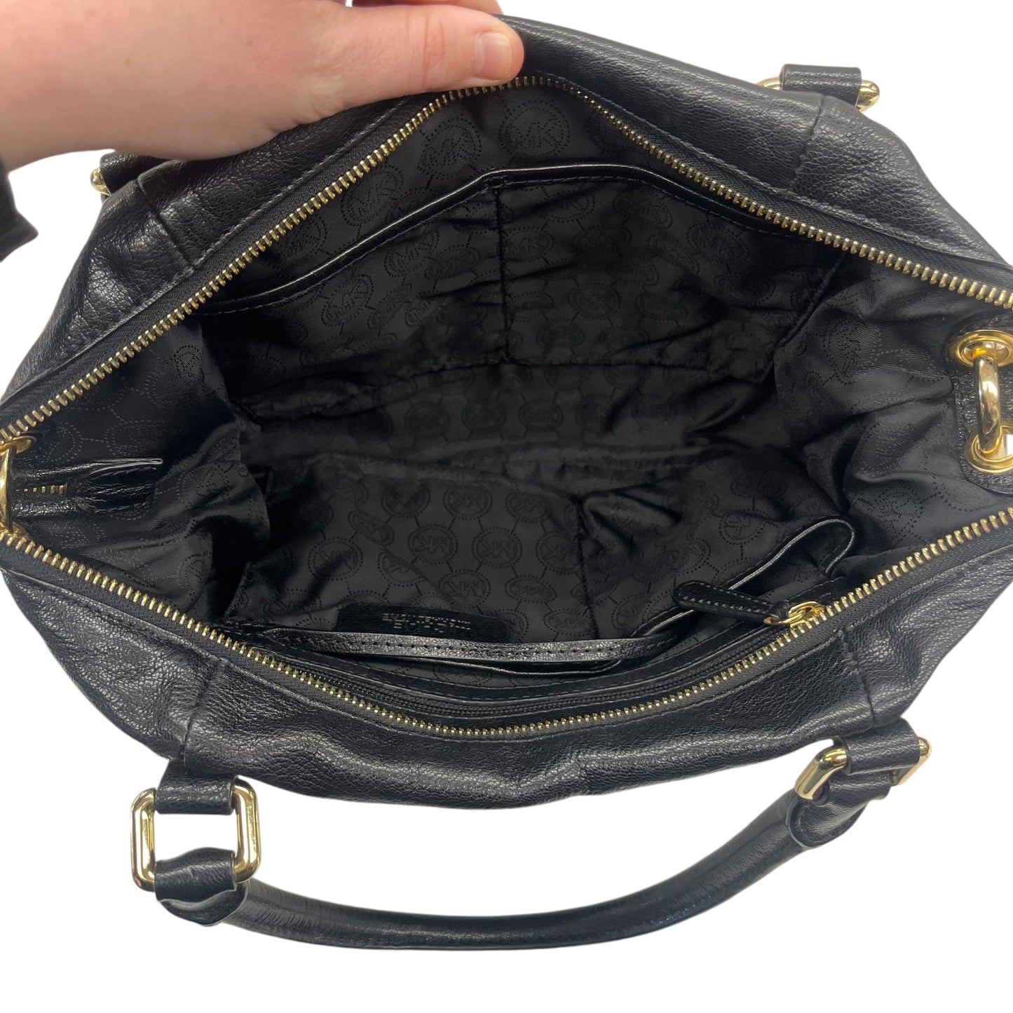 Handbag Designer By Michael Kors In Black, Size:Medium