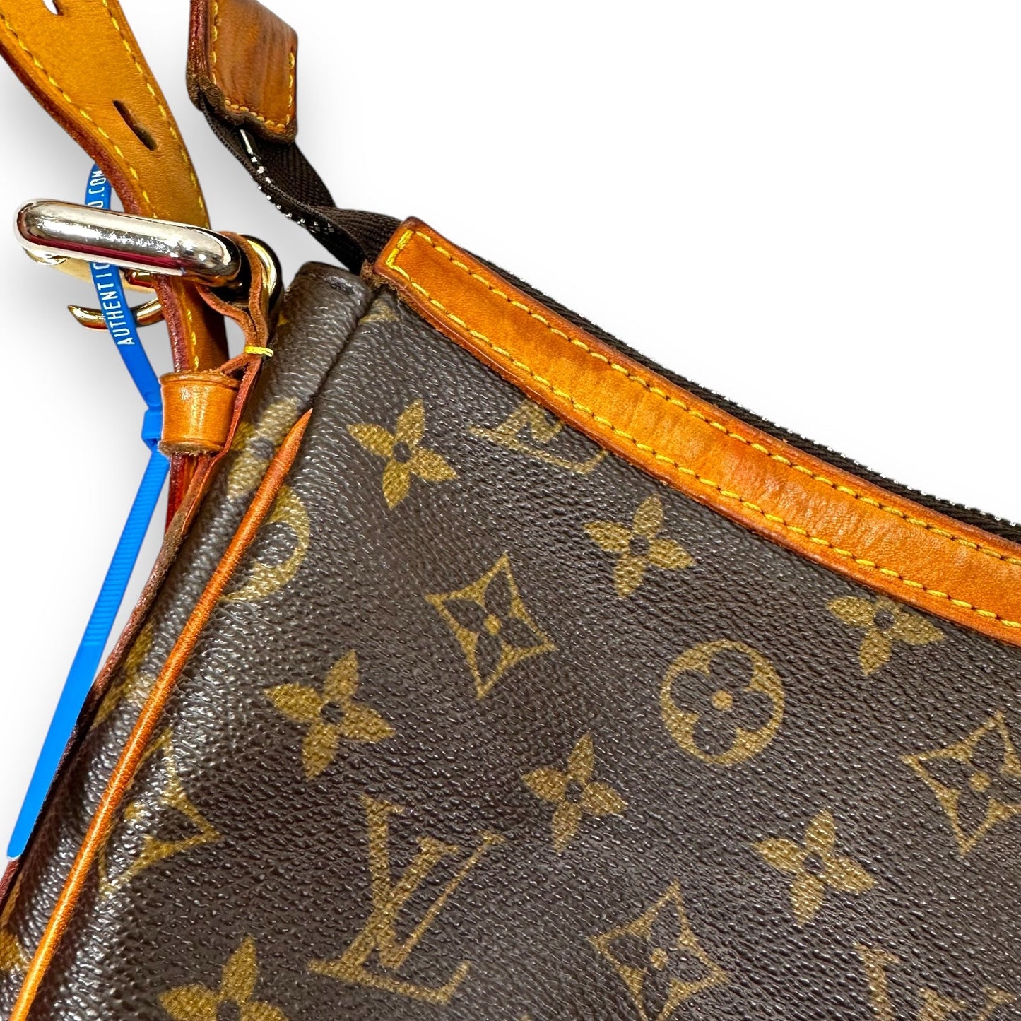 Crossbody Designer By Louis Vuitton, Size: Medium