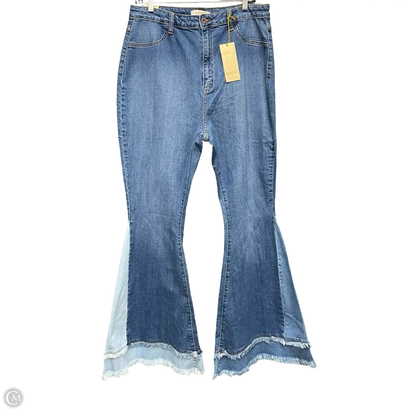 Jeans Flared By Clothes Mentor In Blue Denim, Size: 14