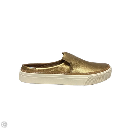 Shoes Flats By Toms In Gold, Size: 6.5
