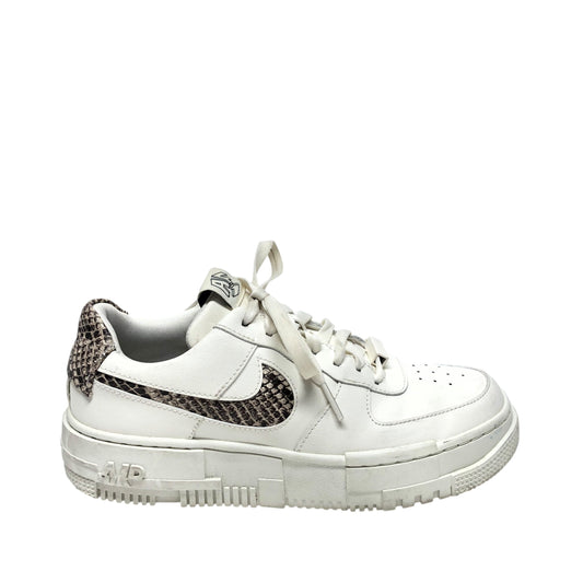 Shoes Athletic By Nike In White, Size: 8