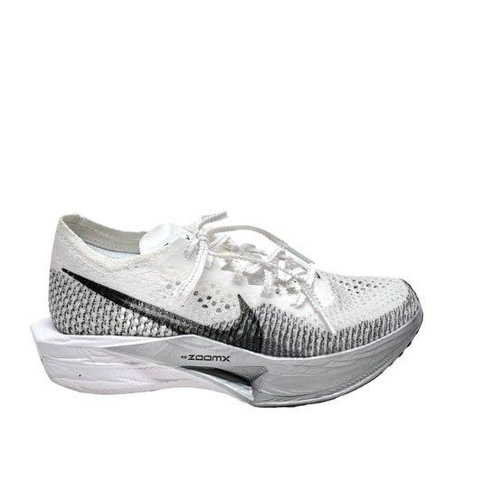 Shoes Athletic By Nike In White, Size: 6