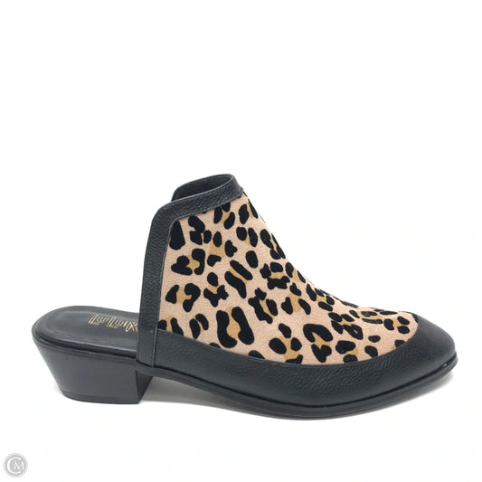 Shoes Flats By Lularoe In Animal Print, Size: 11