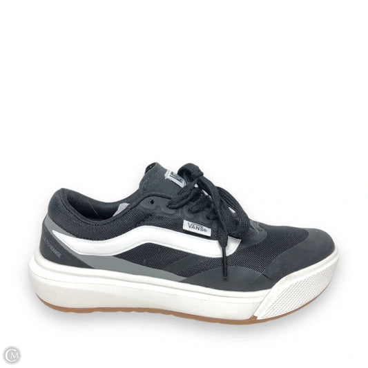 Shoes Sneakers By Vans In Black & White, Size: 6