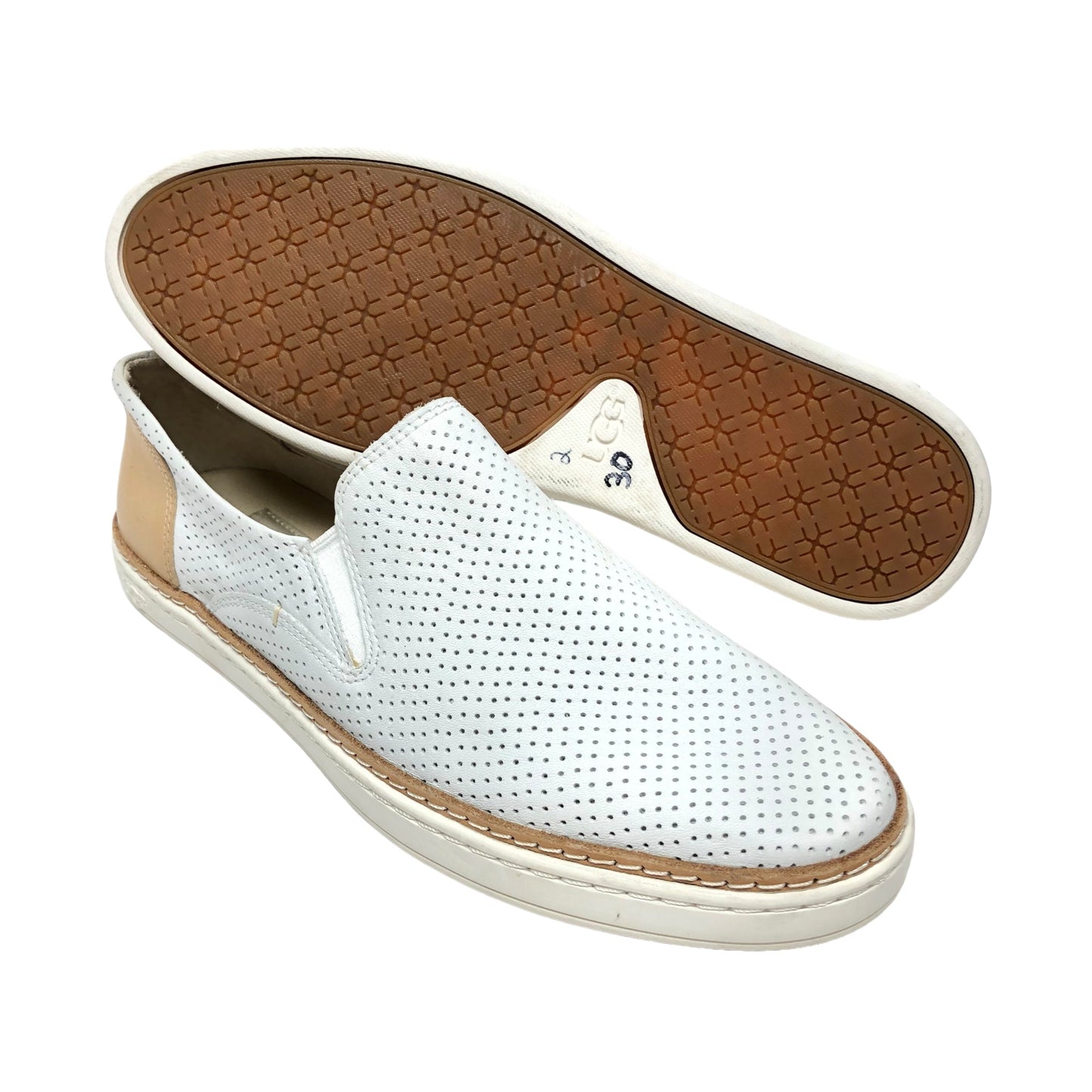 White Shoes Flats Ugg, Size 9