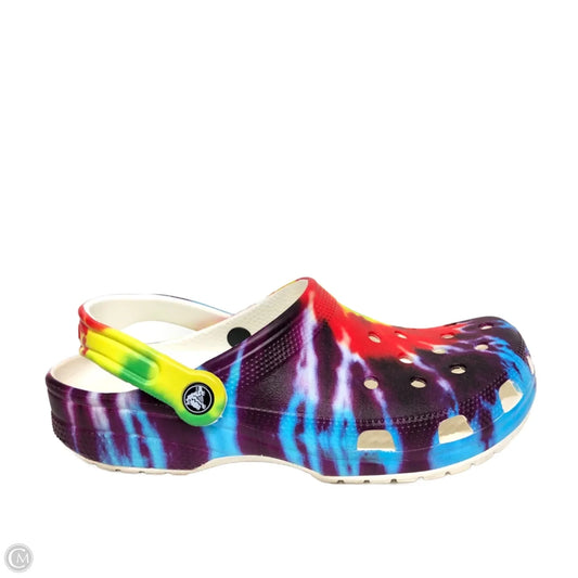 Shoes Flats By Crocs In Tie Dye Print, Size: 10