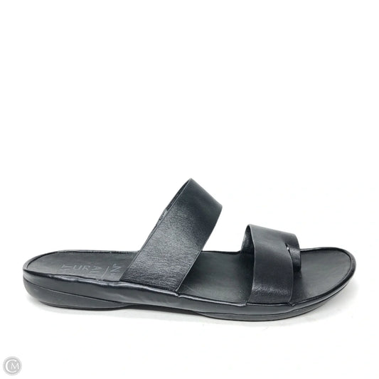 Sandals Flats By Naturalizer In Black, Size: 10