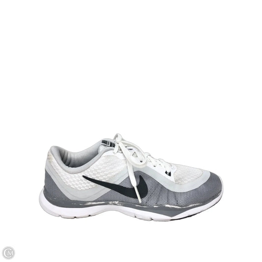 Shoes Athletic By Nike In Grey & White, Size: 7