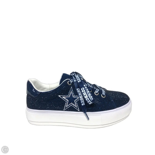 Shoes Sneakers By Clothes Mentor In Blue & White, Size: 6