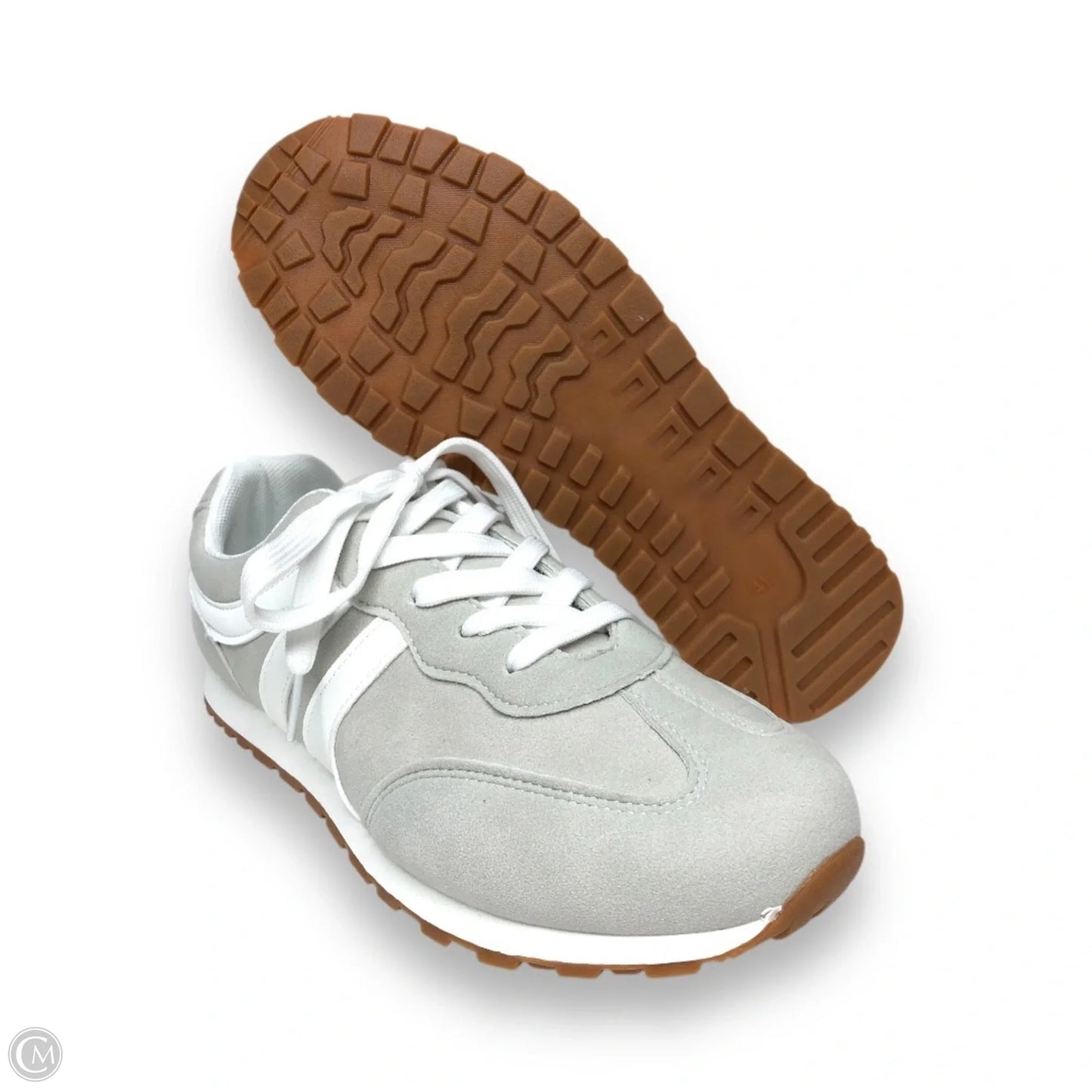 Shoes Sneakers By Clothes Mentor In Grey & White, Size: 10
