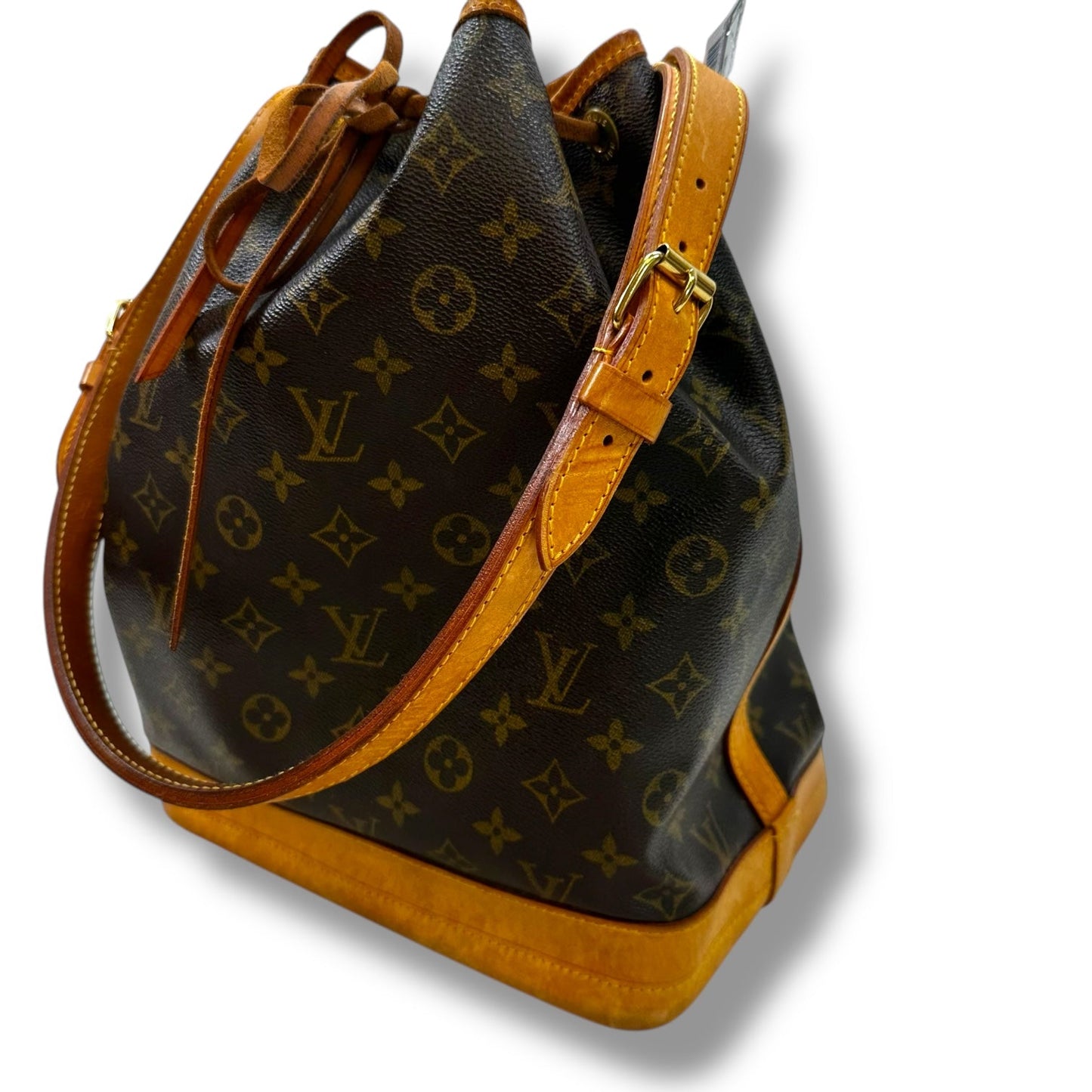 Handbag Designer By Louis Vuitton, Size: Medium