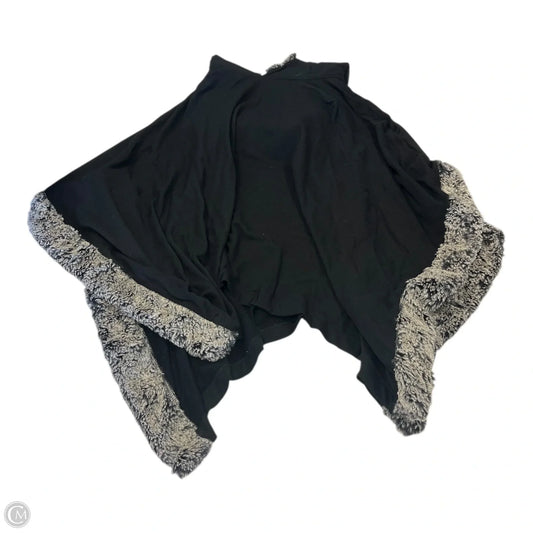 Poncho By Clothes Mentor In Black & Grey, Size: L