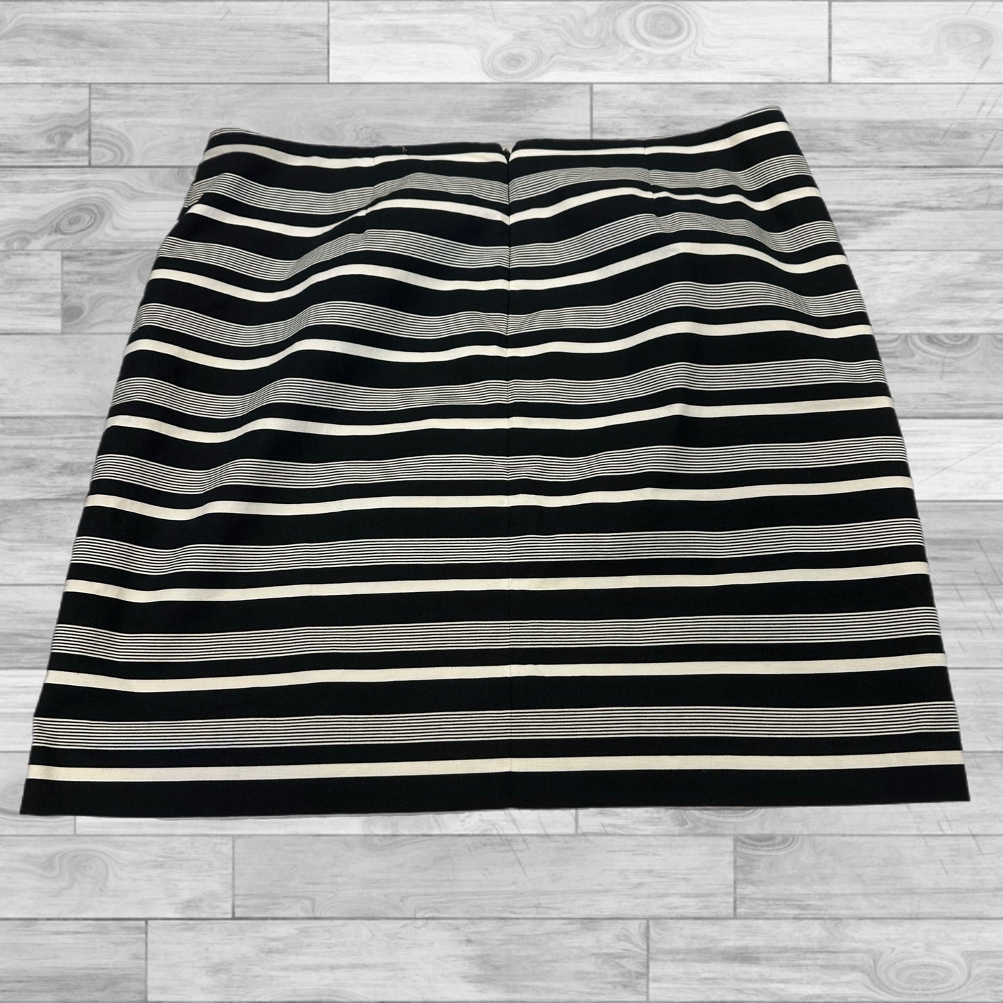 Skirt Mini & Short By Ann Taylor In Striped Pattern, Size: 16