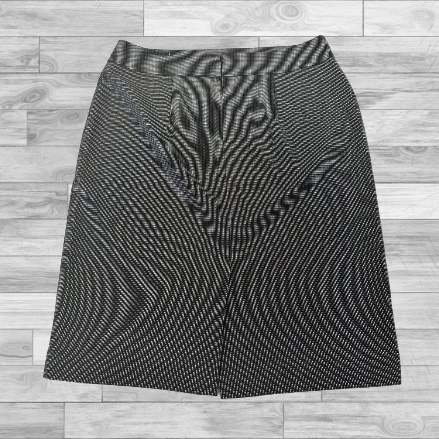 Skirt Mini & Short By Ann Taylor In Black & White, Size: 6