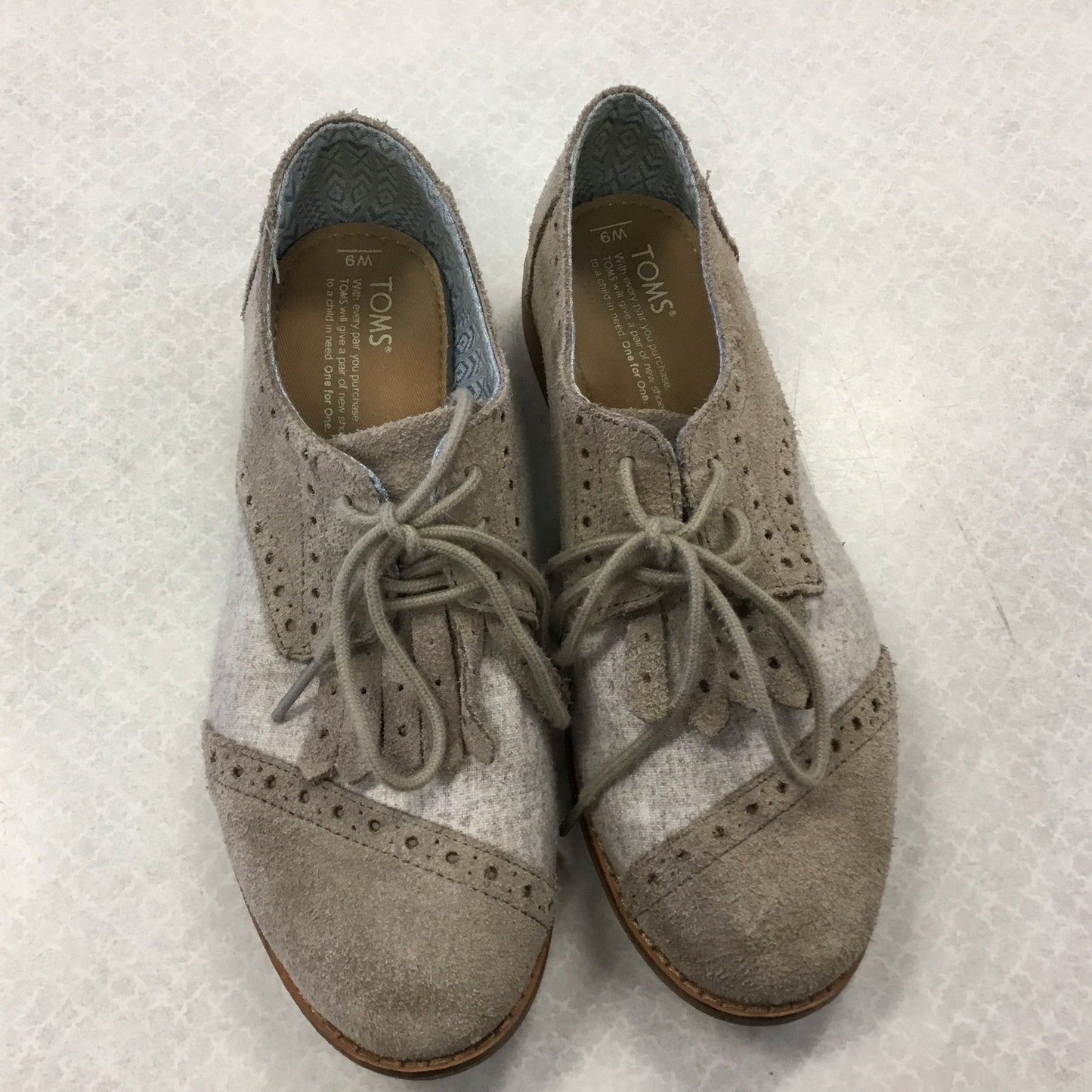 Shoes Flats By Toms In Brown, Size: 9