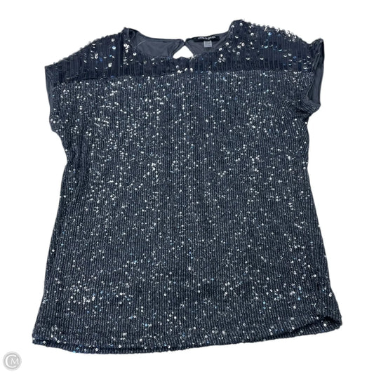 Top Short Sleeve By Cable And Gauge In Grey & Silver, Size: S