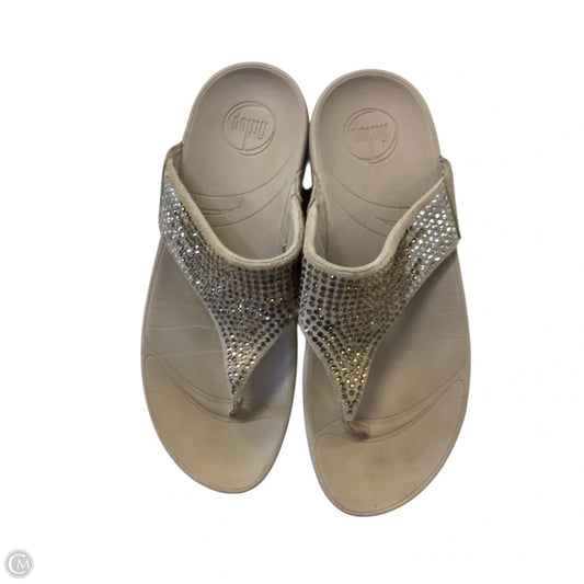 Sandals Flip Flops By Fitflop In Gold, Size: 7