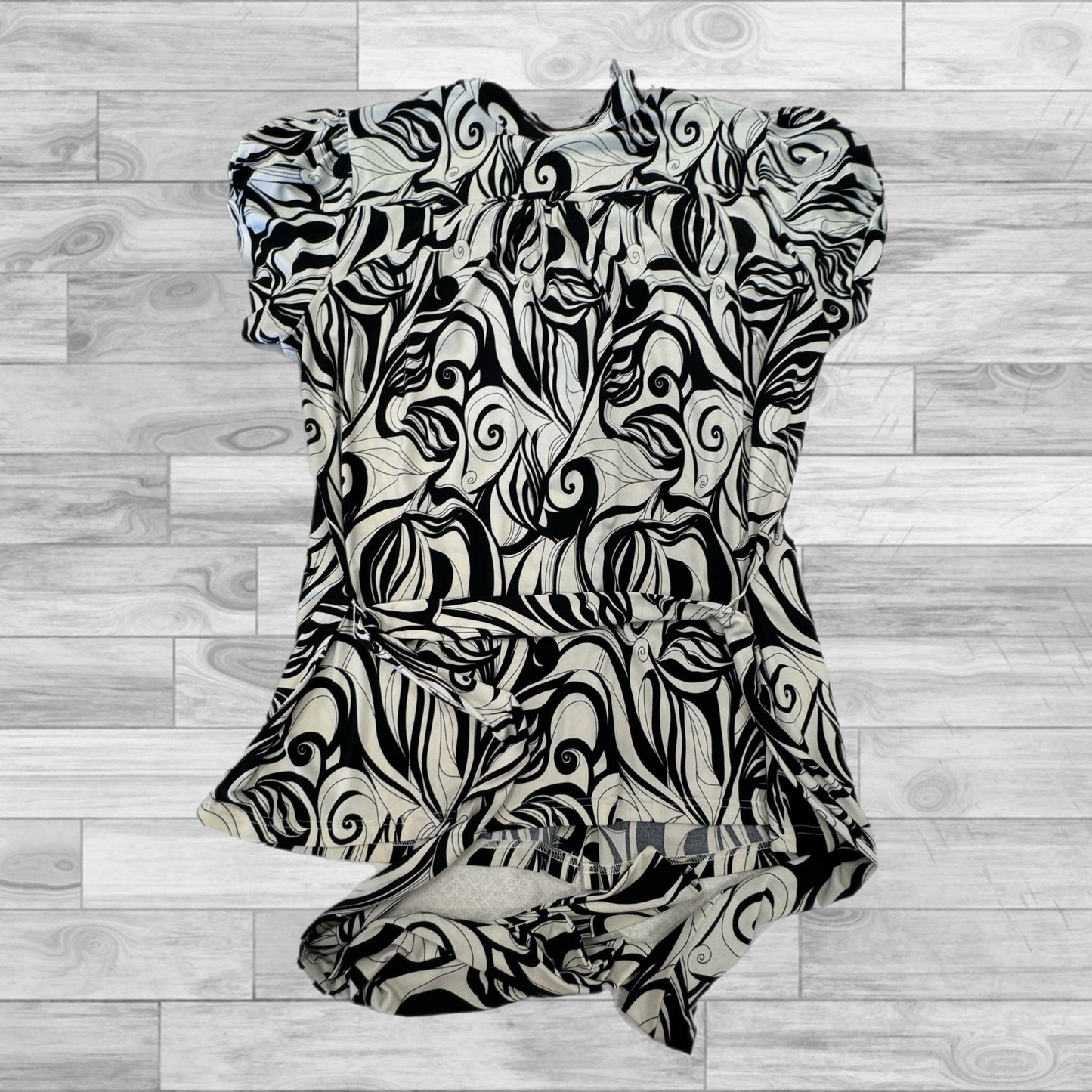 Black & White Top Short Sleeve Lane Bryant, Size Xl