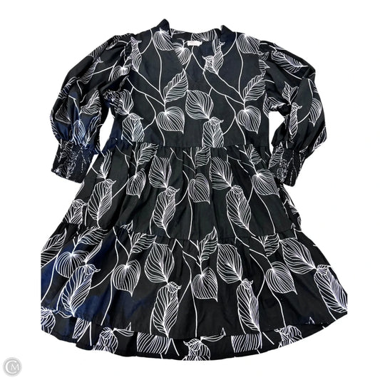 Dress Casual Short By Clothes Mentor In Black & White, Size: M