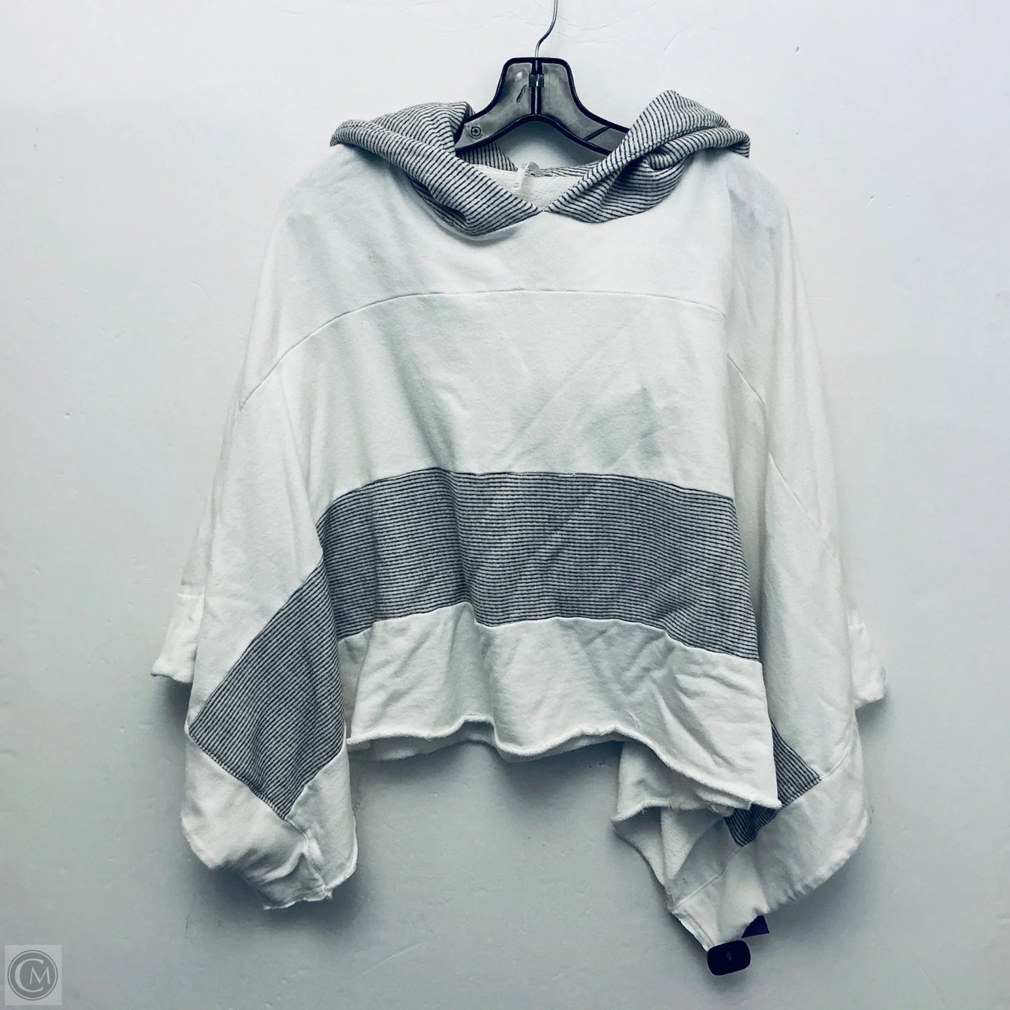 Sweatshirt Hoodie By Free People In White, Size: M