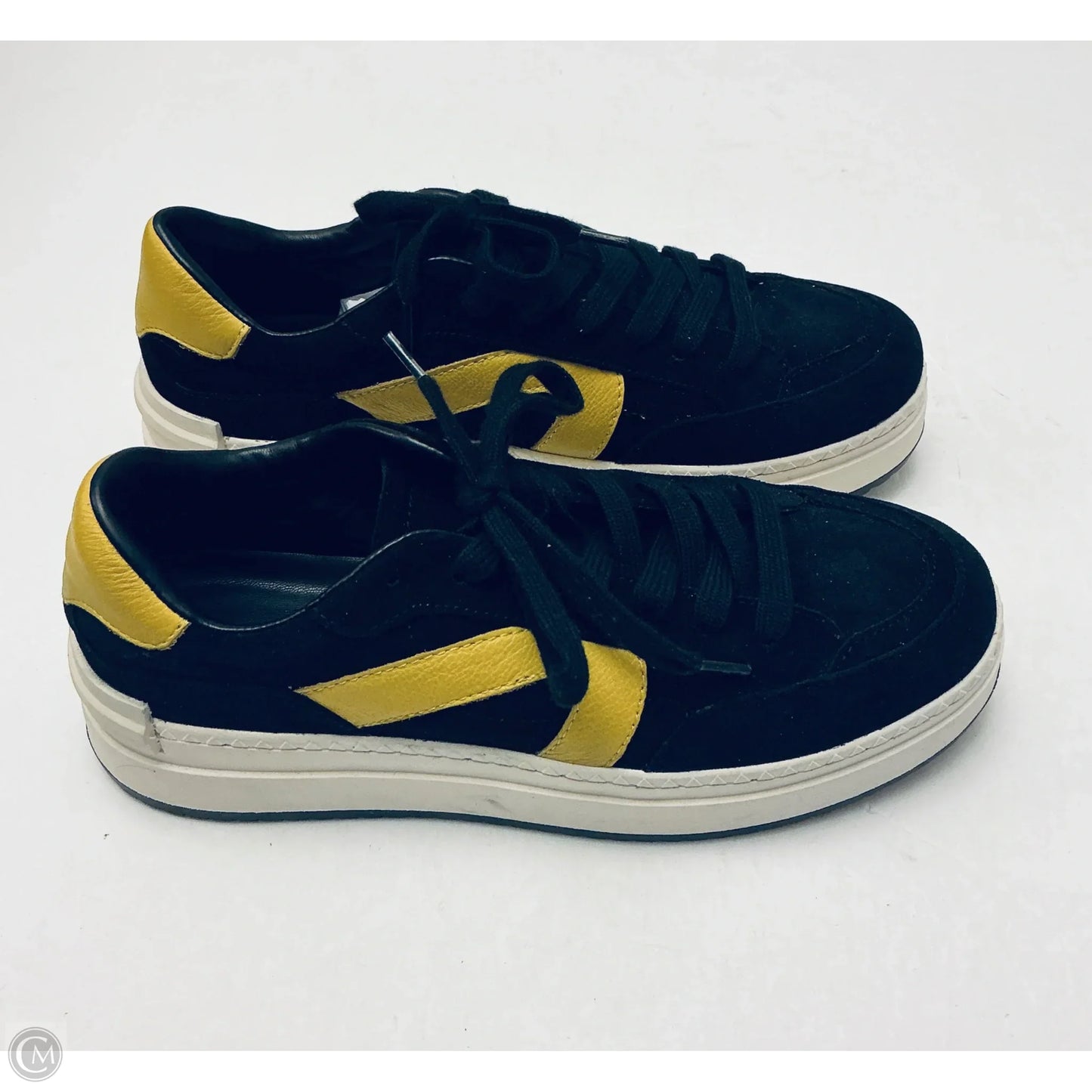 Shoes Sneakers By Steve Madden In Black & Yellow, Size: 9.5