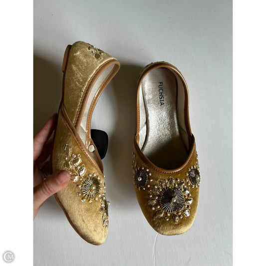 Shoes Flats By Clothes Mentor In Gold, Size: 9