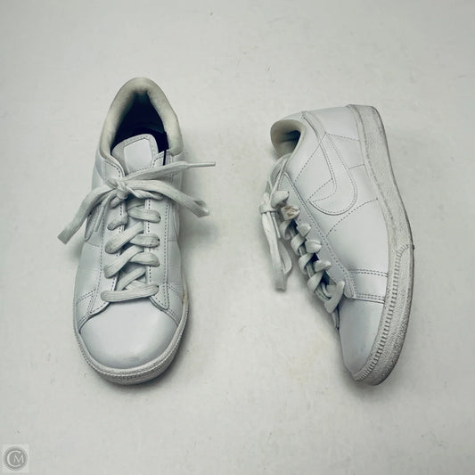 Shoes Sneakers By Nike In White, Size: 7