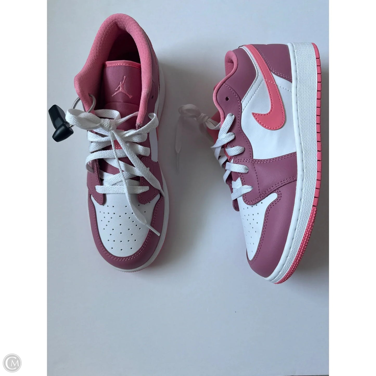 Shoes Luxury Designer By Jordan In Pink, Size: 8.5