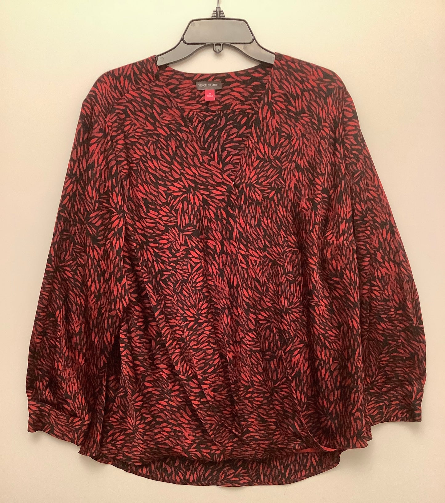 Top Long Sleeve By Vince Camuto In Red, Size: 2x