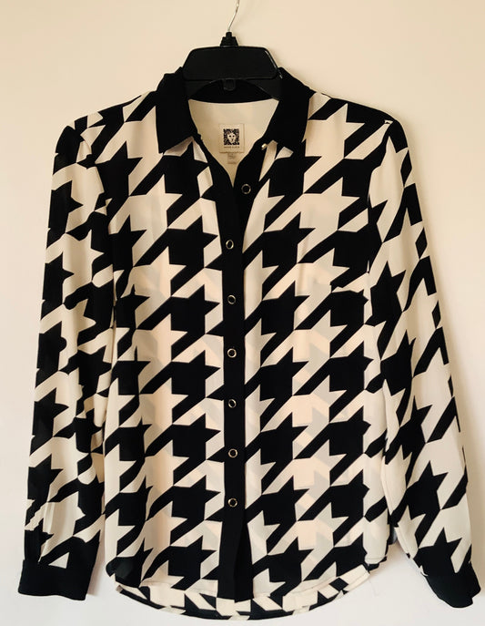 Top Long Sleeve By Anne Klein In Black & White, Size: S