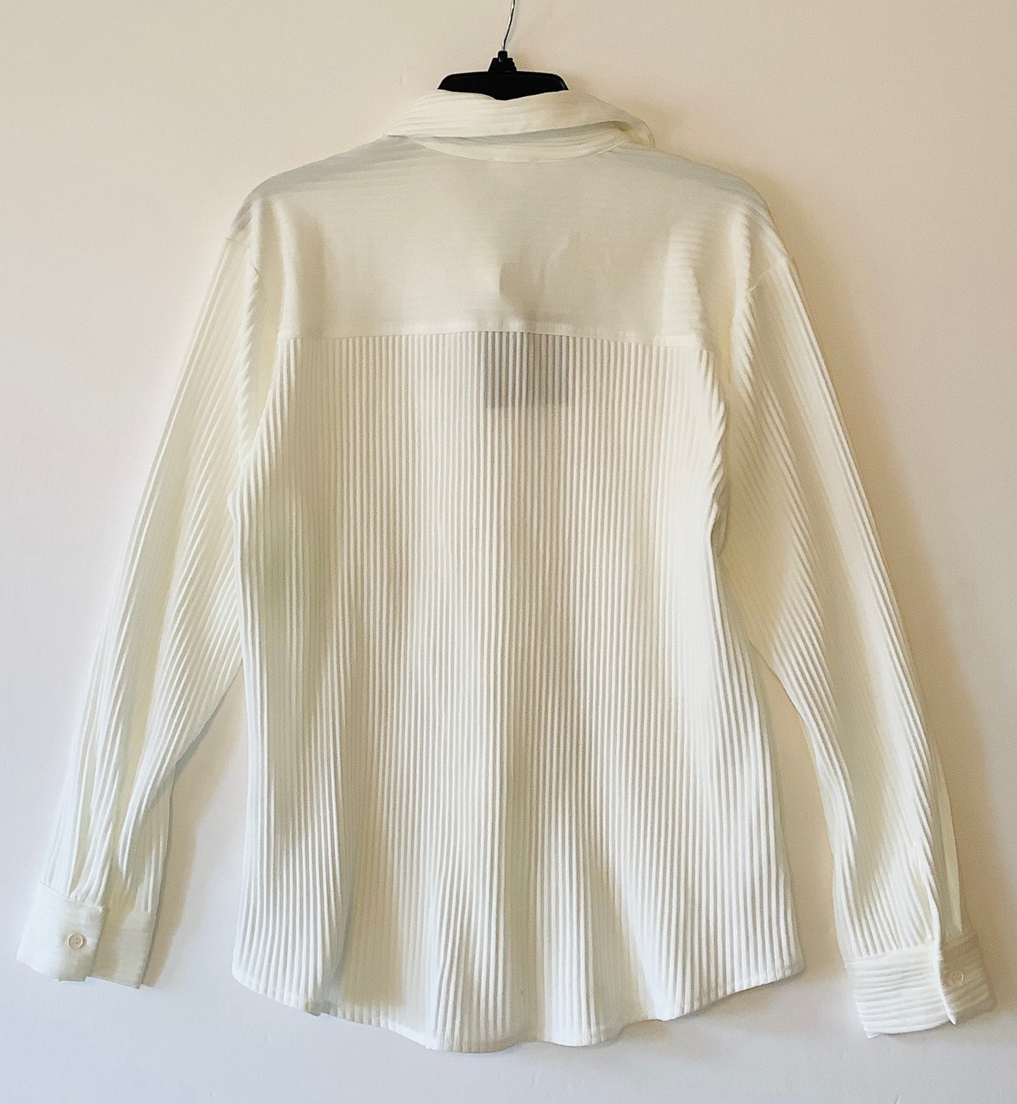 Top Long Sleeve By Le Lis In White, Size: M