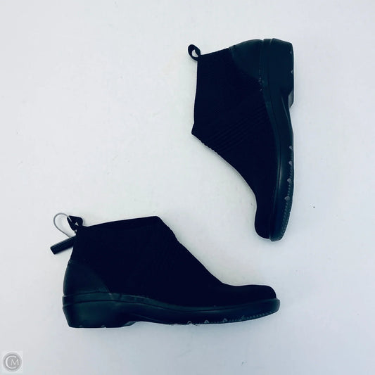 Boots Ankle Flats By Clarks In Black, Size: 9