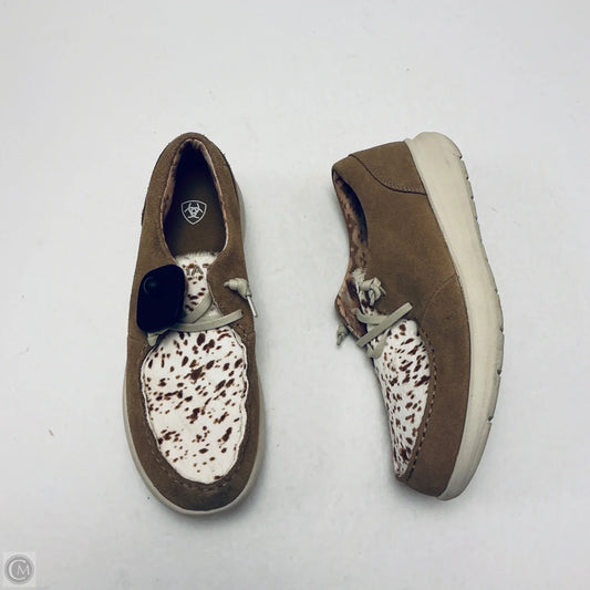 Shoes Flats By Ariat In Animal Print, Size: 9
