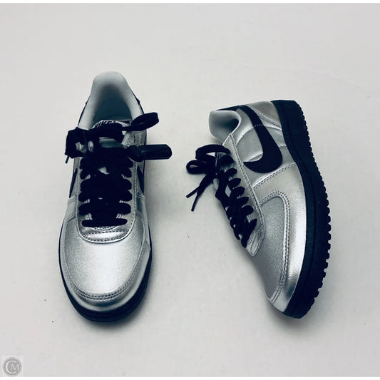 Shoes Sneakers By Nike In Silver, Size: 8.5