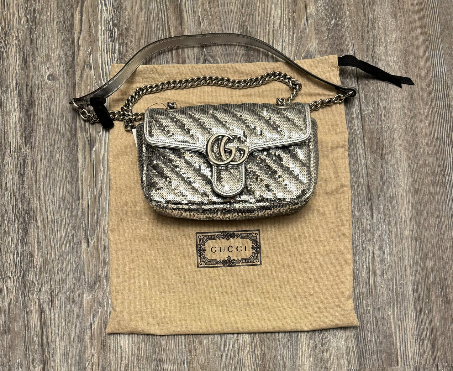 Handbag Luxury Designer By Gucci  Size: Medium