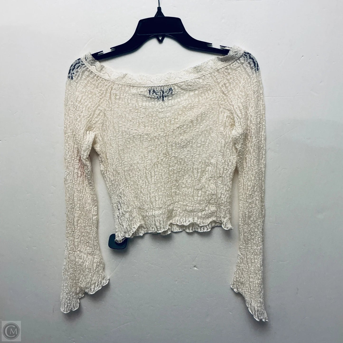 Top Long Sleeve By Silence And Noise In Cream, Size: M